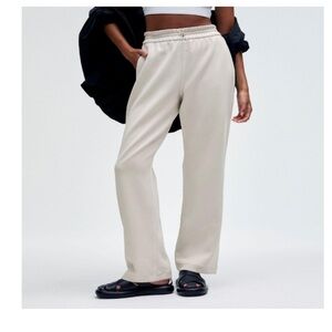 Women's Lululemon Softstreme High-Rise Pant Regular Bone size 0
